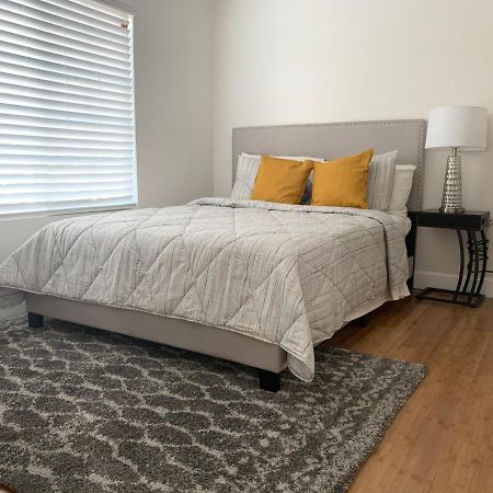 Gated Contemporary 3 Bedroom - 2 Bathroom Home In South La Plus Parking Los Angeles Exteriér fotografie